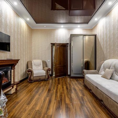 Noviy Svit 4 Apartments Lemberg Exterior foto