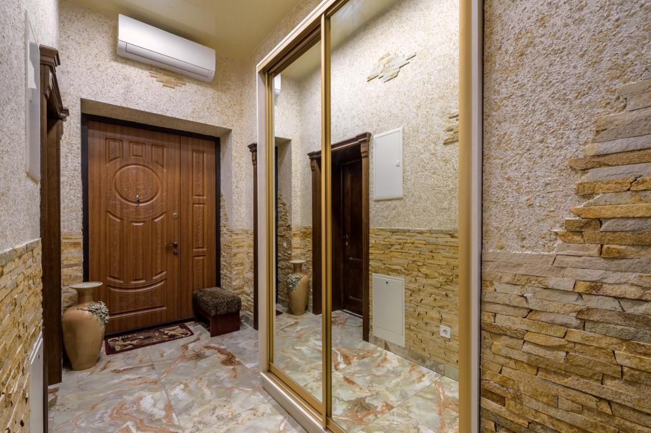 Noviy Svit 4 Apartments Lemberg Exterior foto